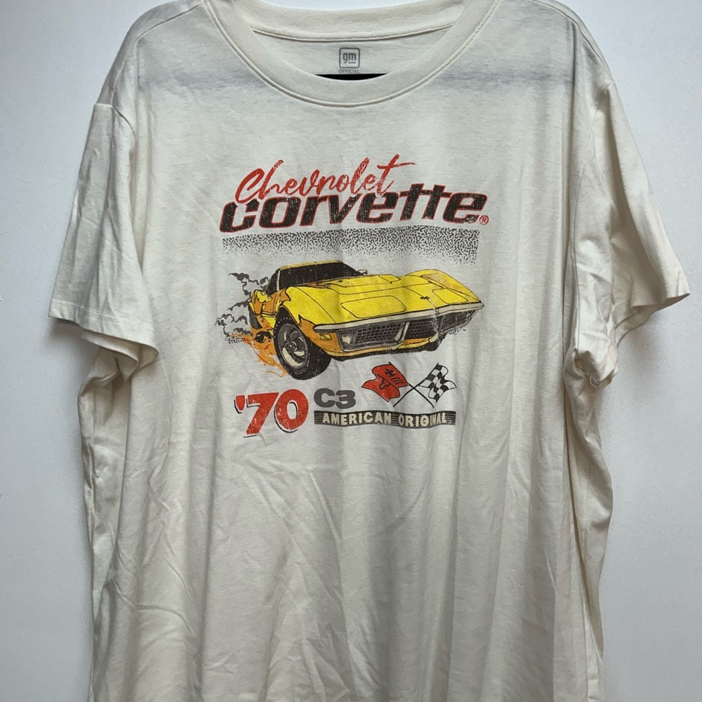 Maurices Cream Corvette Graphic Short Sleeve Tee